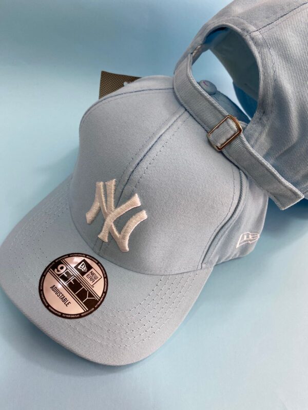 Bone New Era aba curva - Imagem 4