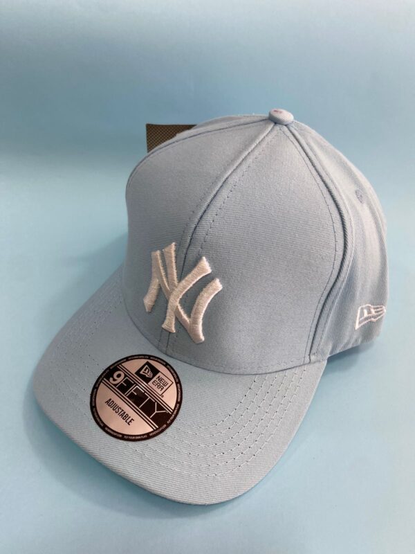 Bone New Era aba curva - Imagem 3